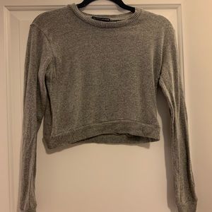 Brandy Melville cropped sweater long sleeve T